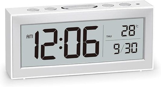 ALANAS Battery Operated Alarm Clock, Portable Digital Clock with Large Display, Snooze, Temperature & Date, Auto-Dim Night Light for Easy Reading, Ideal for Seniors, Kids, Bedroom, Travel, Nightstand