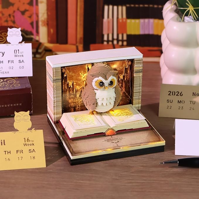 3D Calendar 2026, Timepiece Calendar 2026 with Memo Pad Notepad, Creative Weekly Planner Desk Decoration, Tear-Away 3D Artsy Pads, New Year Gift for Home Office (Battery NOT Included) (Owl)