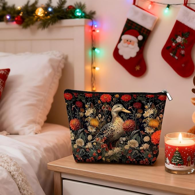 Vintage Floral Duck Makeup Bag, Gifts for Duck Lovers Cosmetic Bag for Women, Dark Cottagecore Wildflower Farm Animal Small Toiletry Bags Zipper Makeup Pouch