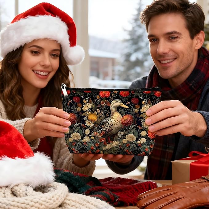 Vintage Floral Duck Makeup Bag, Gifts for Duck Lovers Cosmetic Bag for Women, Dark Cottagecore Wildflower Farm Animal Small Toiletry Bags Zipper Makeup Pouch