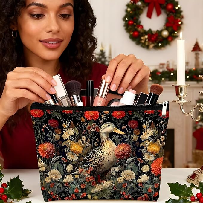 Vintage Floral Duck Makeup Bag, Gifts for Duck Lovers Cosmetic Bag for Women, Dark Cottagecore Wildflower Farm Animal Small Toiletry Bags Zipper Makeup Pouch