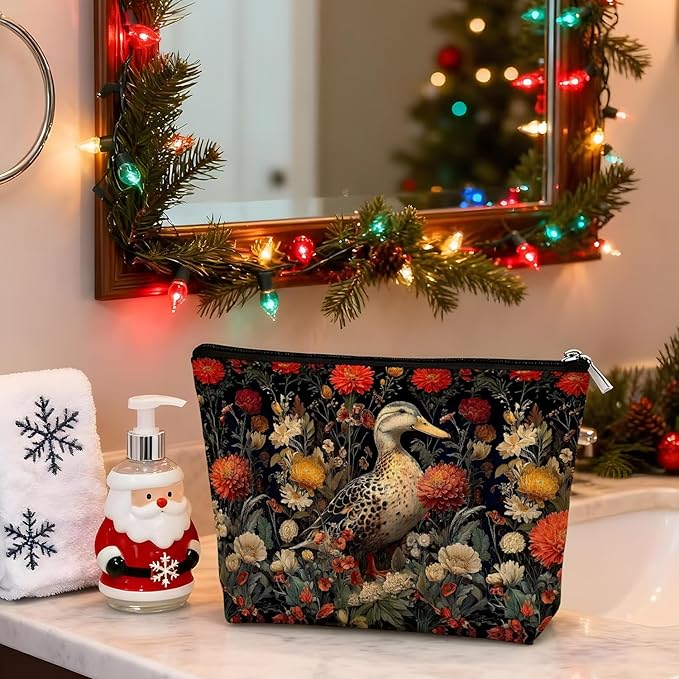 Vintage Floral Duck Makeup Bag, Gifts for Duck Lovers Cosmetic Bag for Women, Dark Cottagecore Wildflower Farm Animal Small Toiletry Bags Zipper Makeup Pouch